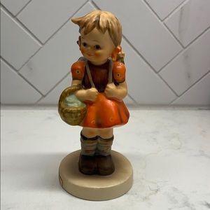 Hummel Figurine School Girl 81/2/0